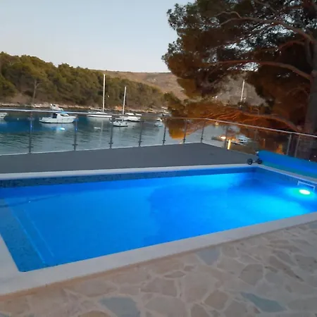 Aurea 4 By Interhome