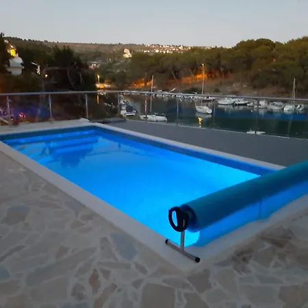 Aurea 4 By Interhome Daire